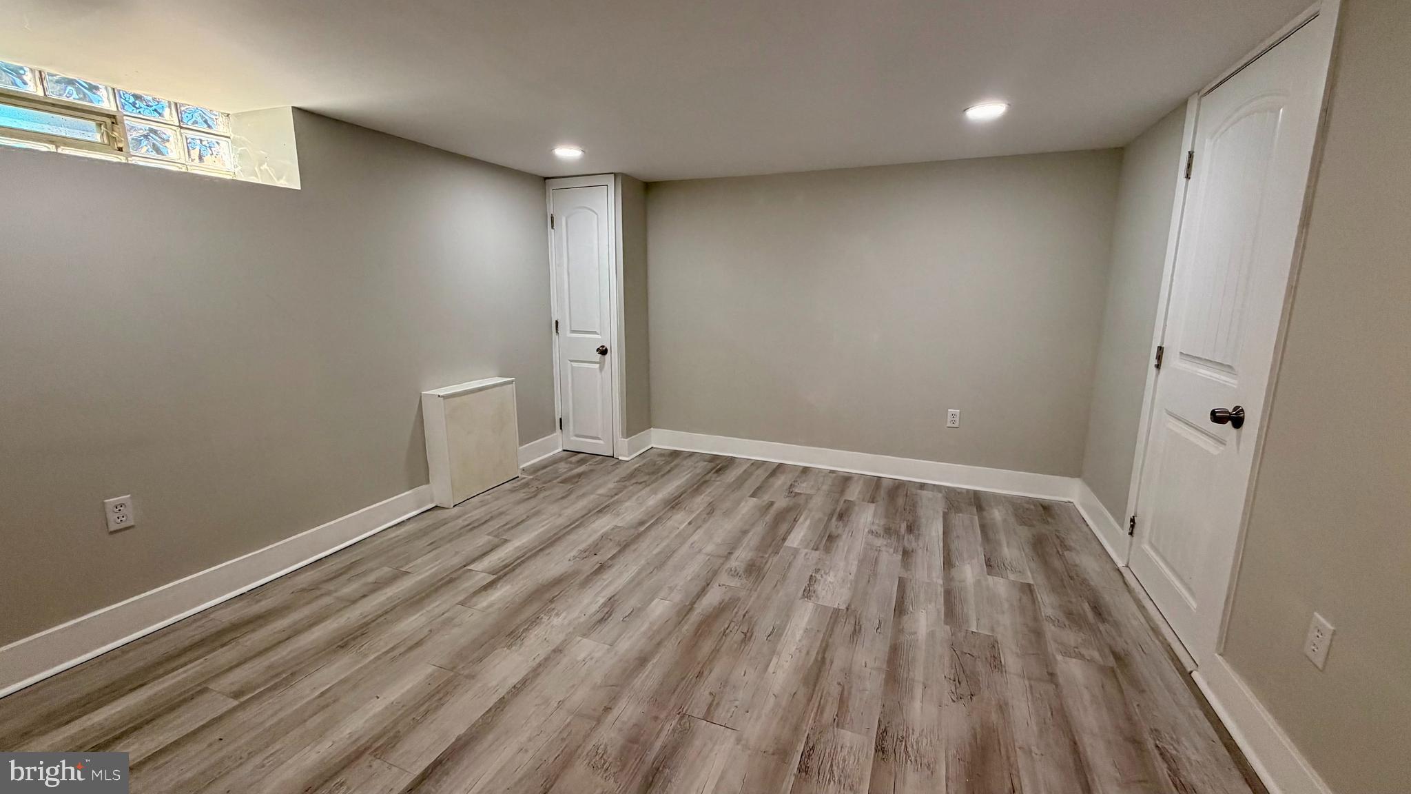 OXFORD CIRCLE - Residential