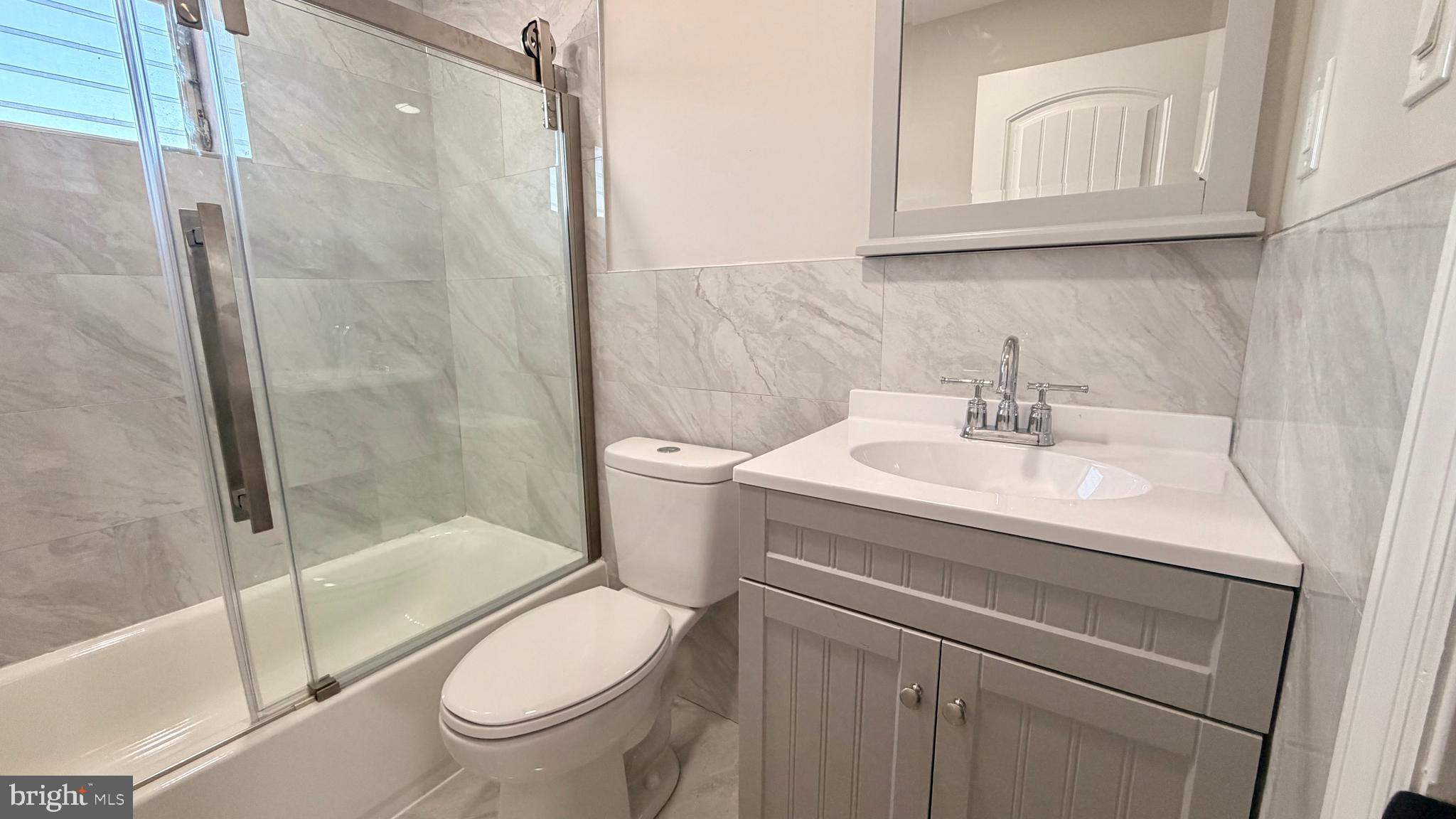 OXFORD CIRCLE - Residential