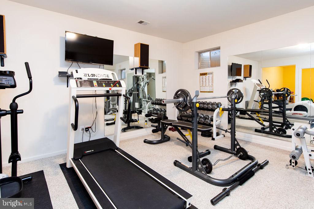 KING FARM WATKINS POND - Residential