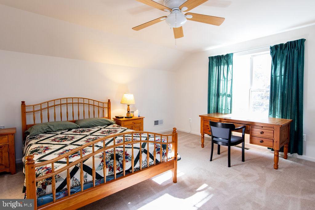 KING FARM WATKINS POND - Residential