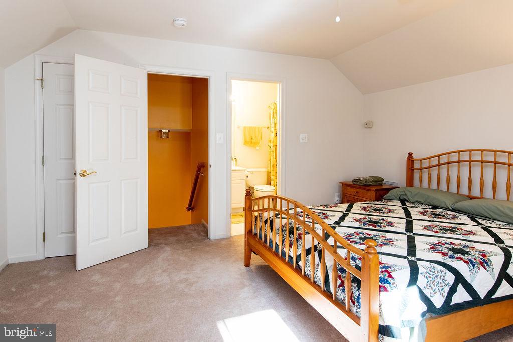 KING FARM WATKINS POND - Residential