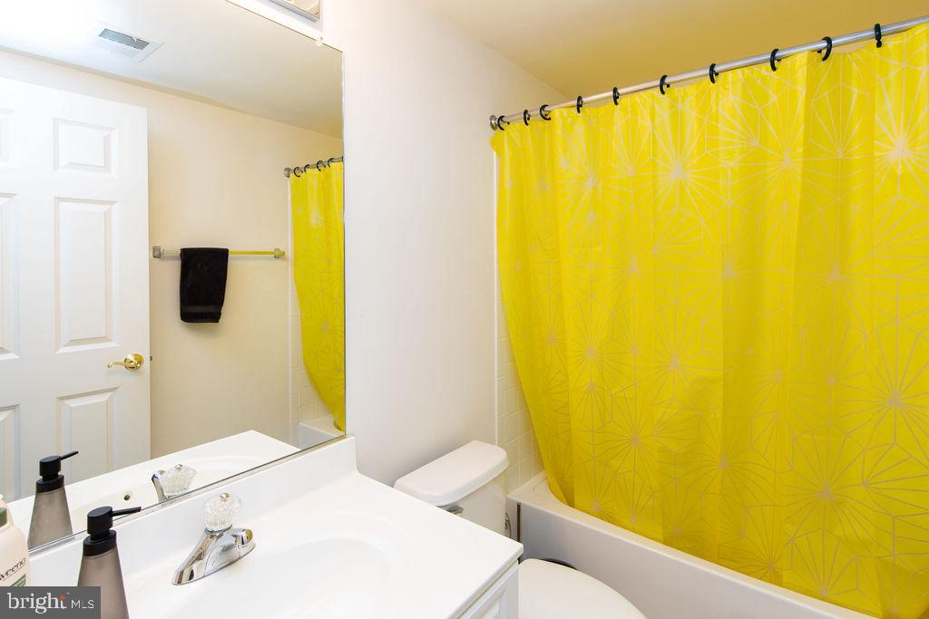 KING FARM WATKINS POND - Residential