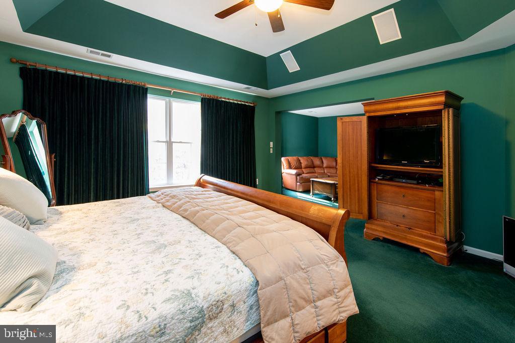 KING FARM WATKINS POND - Residential