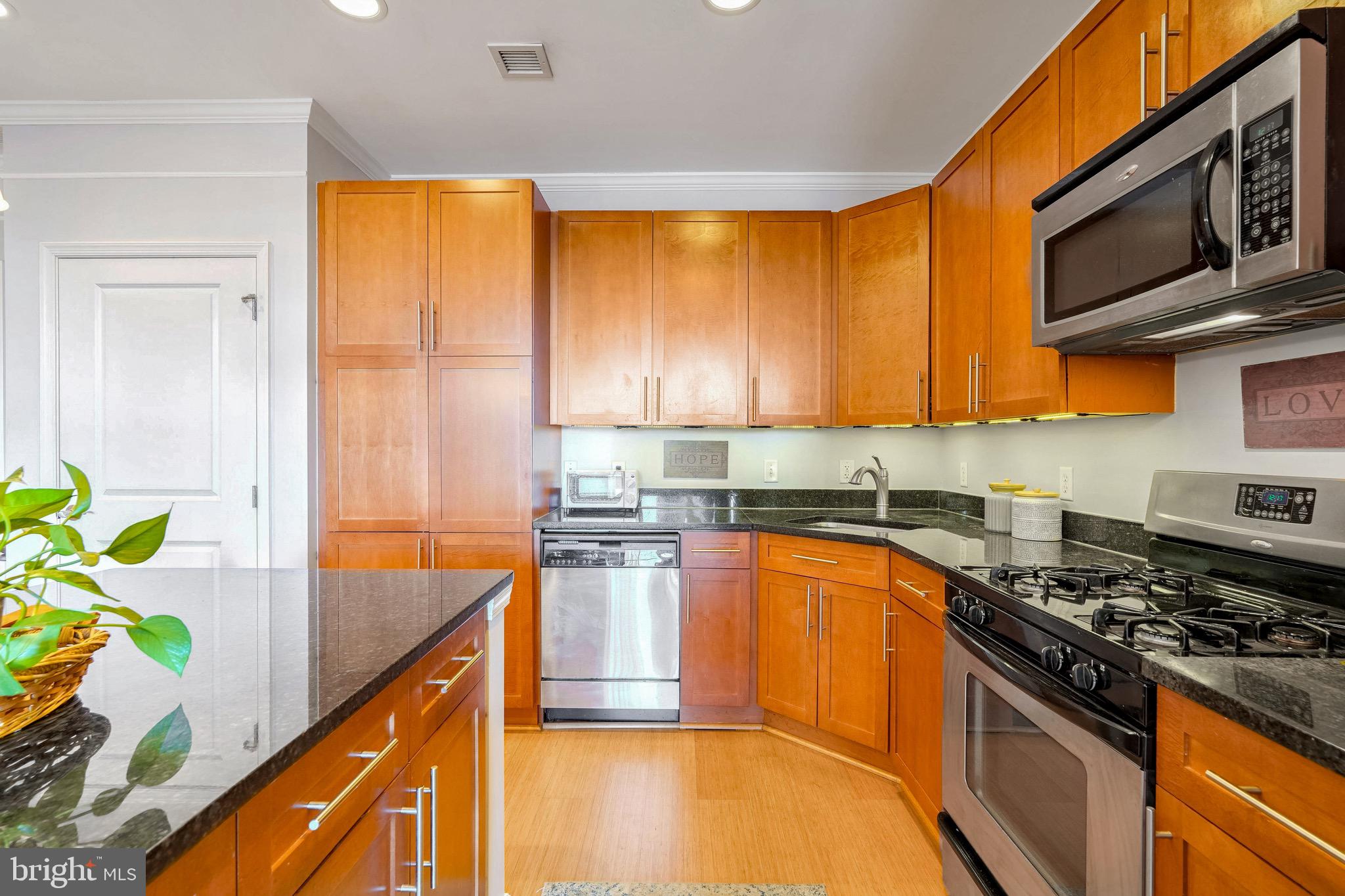 444 W BROAD STREET 522