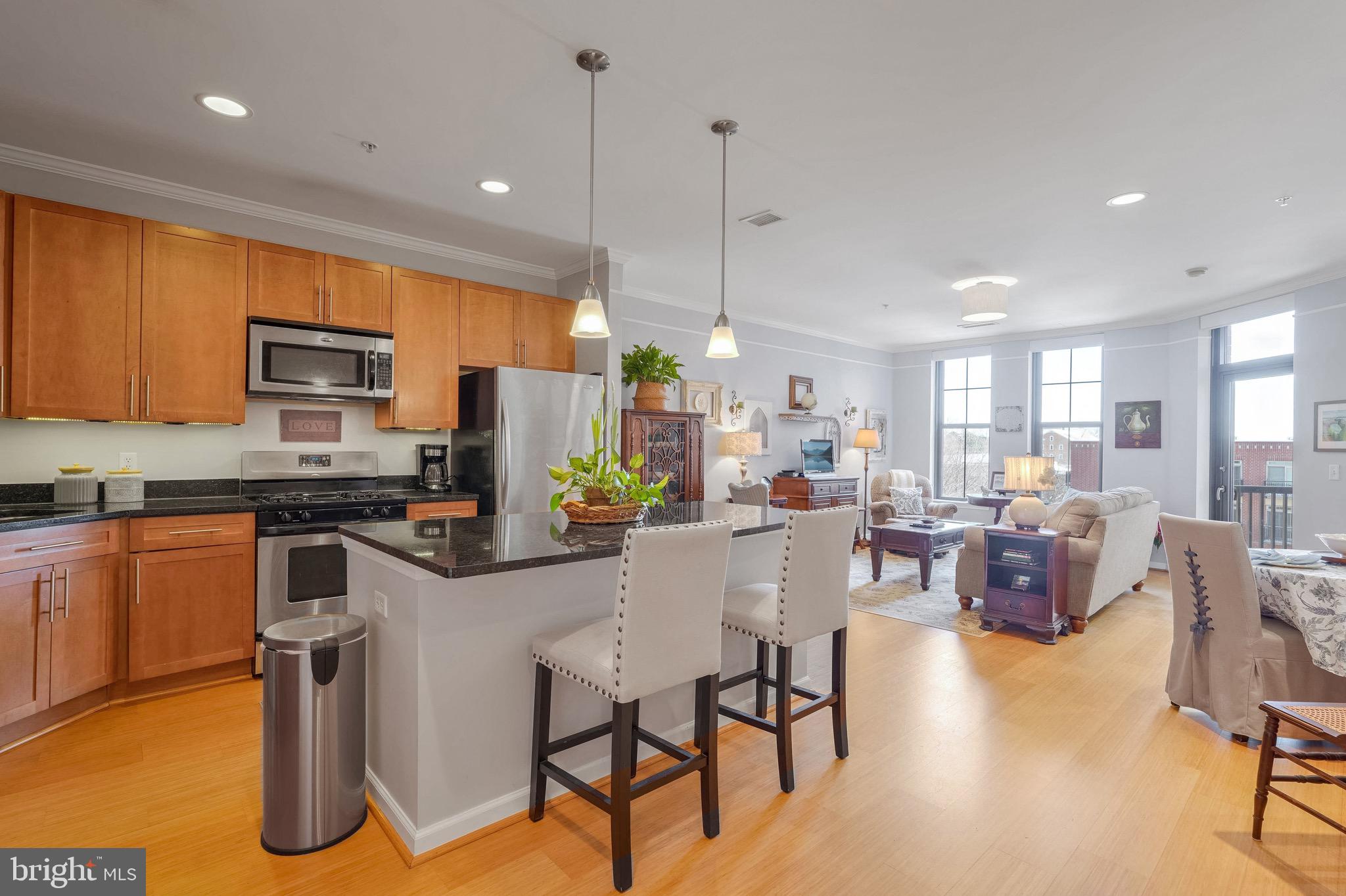 444 W BROAD STREET 522