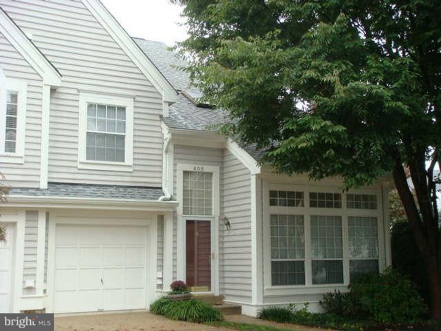 REMODELED & GORGEOUS  SUN DRENCHED GARAGED END UNIT TOWNHOUSE!*NEW MARBLE FOYER, NEUTRAL  W/W CARPET, INTERIOR PAINT,GRANITE, APPLIANCES, E.OUTLETS & L.SWITCHES, *AWESOME LOFT OVERLOOKING 2 STORY LR W/FIRPLACE*MBR W/WALK-IN & MASTER BA. W/ DOUBLE SINKS, JACUZZI TUB & SEP. SHOWER *CERAMIC FLRS.*DOUBLE SGD'S TO DECK*4 C-FANS*IMPRESSIVE OCCOQUAN ADDRESS W/SHORT  WALK TO THE  HISTORIC TOWN OF OCCOQUAN