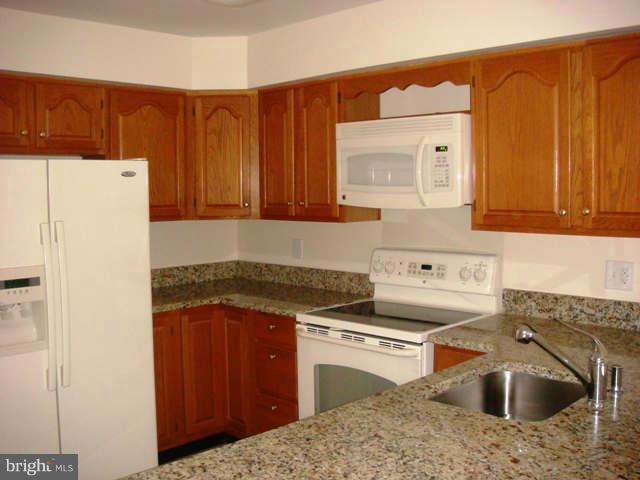 BARRINGTON POINTE - Residential