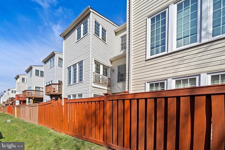 RANDOM HILLS LAND BAY - Residential Lease