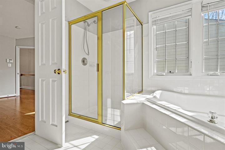 RANDOM HILLS LAND BAY - Residential Lease