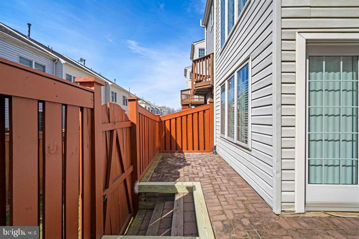 RANDOM HILLS LAND BAY - Residential Lease