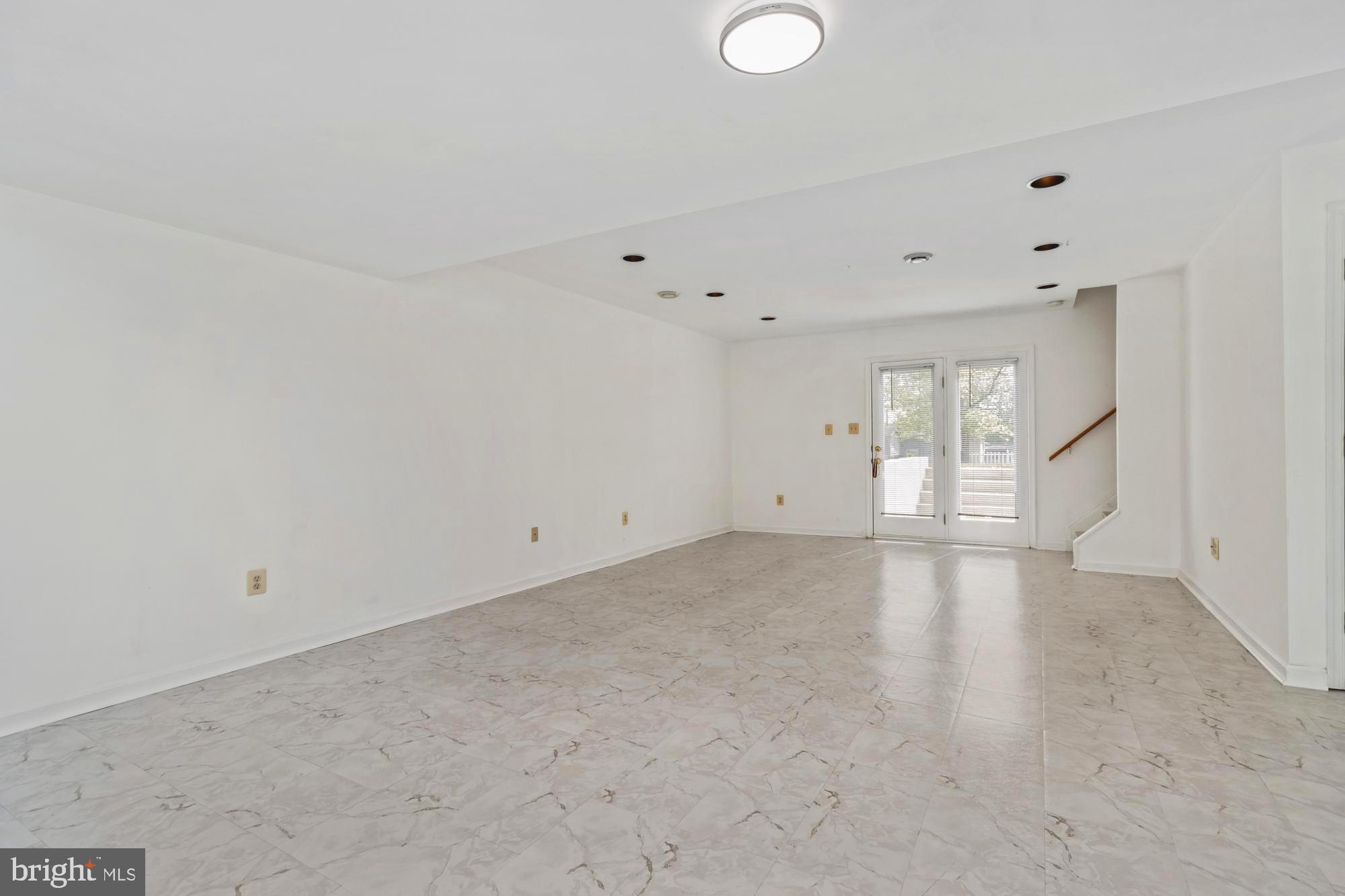 HILLENDALE PARK - Residential