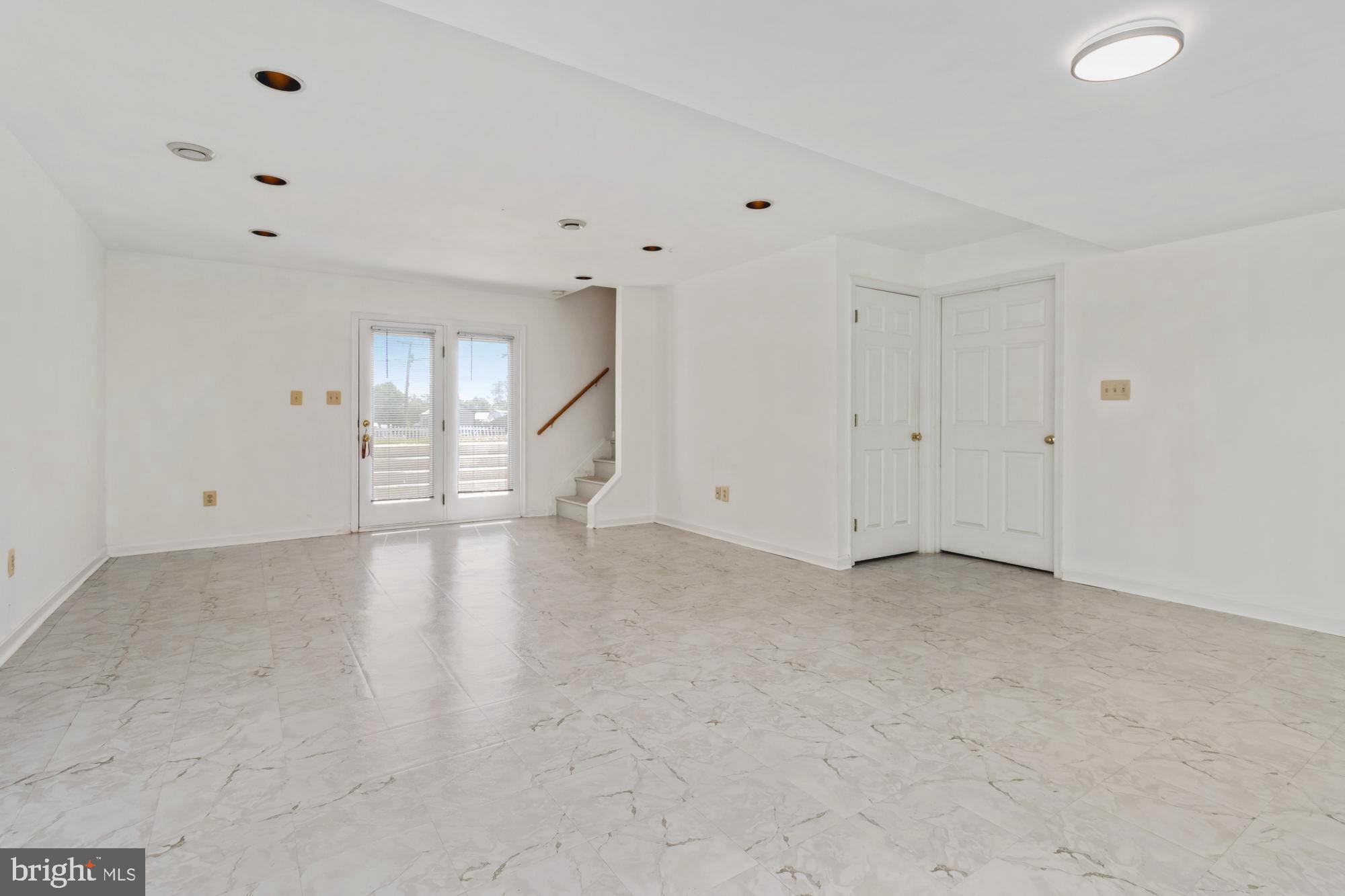 HILLENDALE PARK - Residential