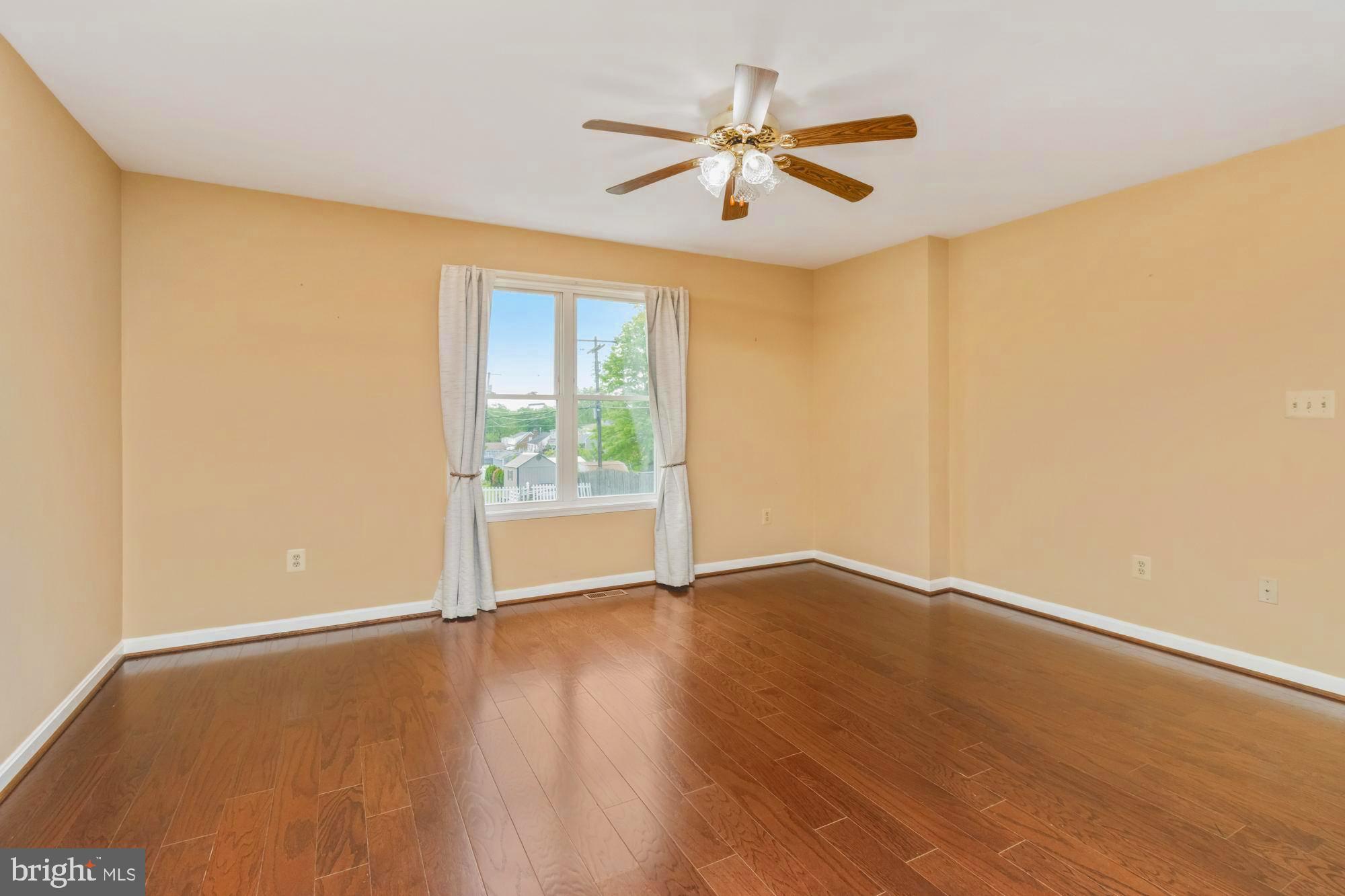 HILLENDALE PARK - Residential