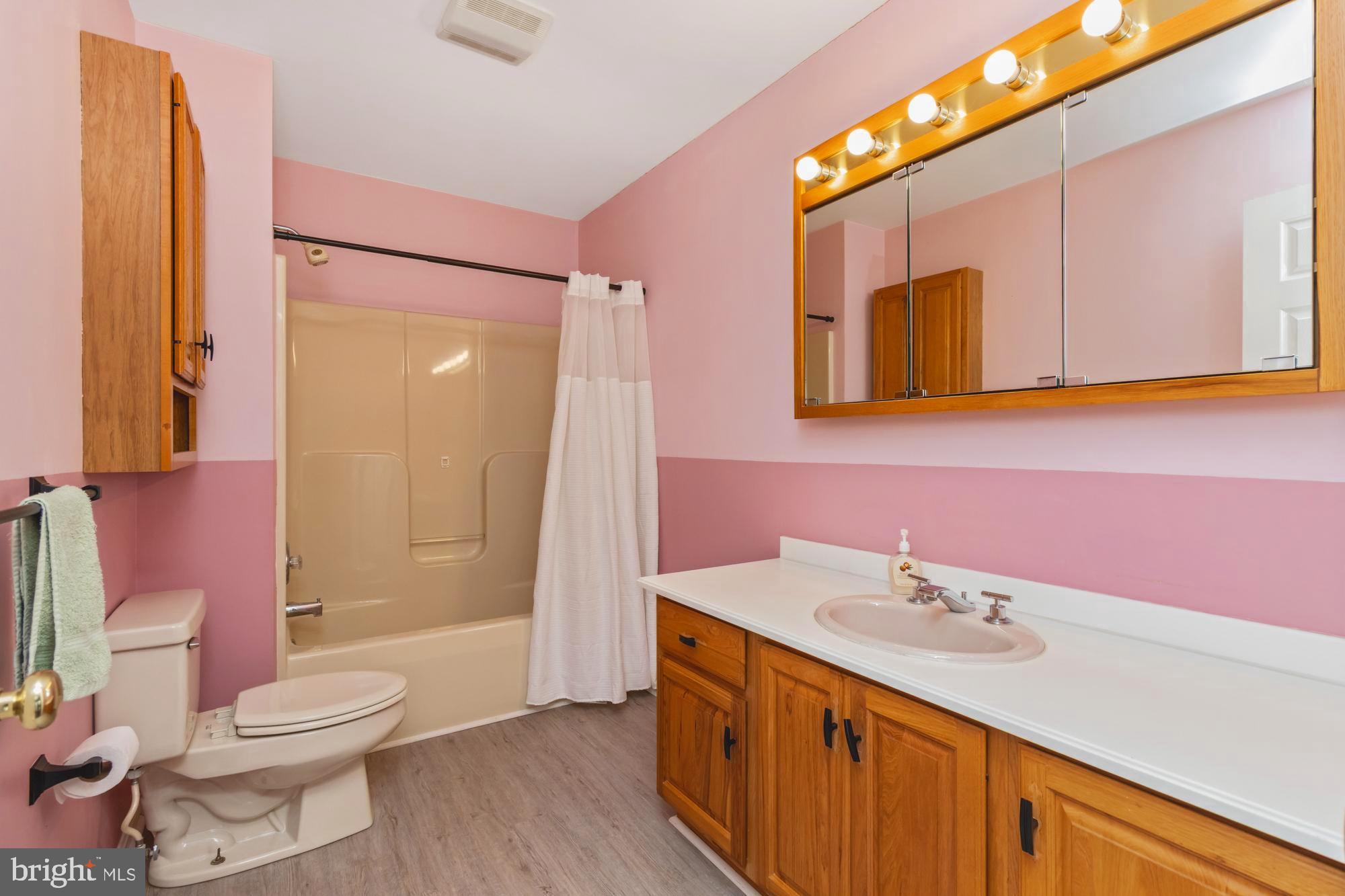 HILLENDALE PARK - Residential