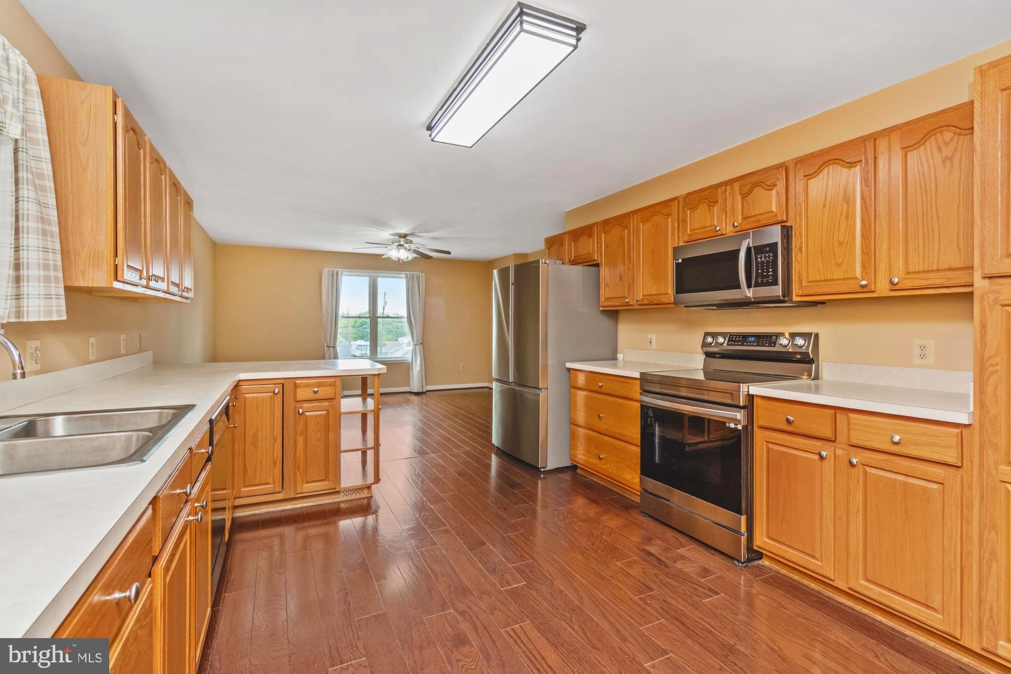 HILLENDALE PARK - Residential