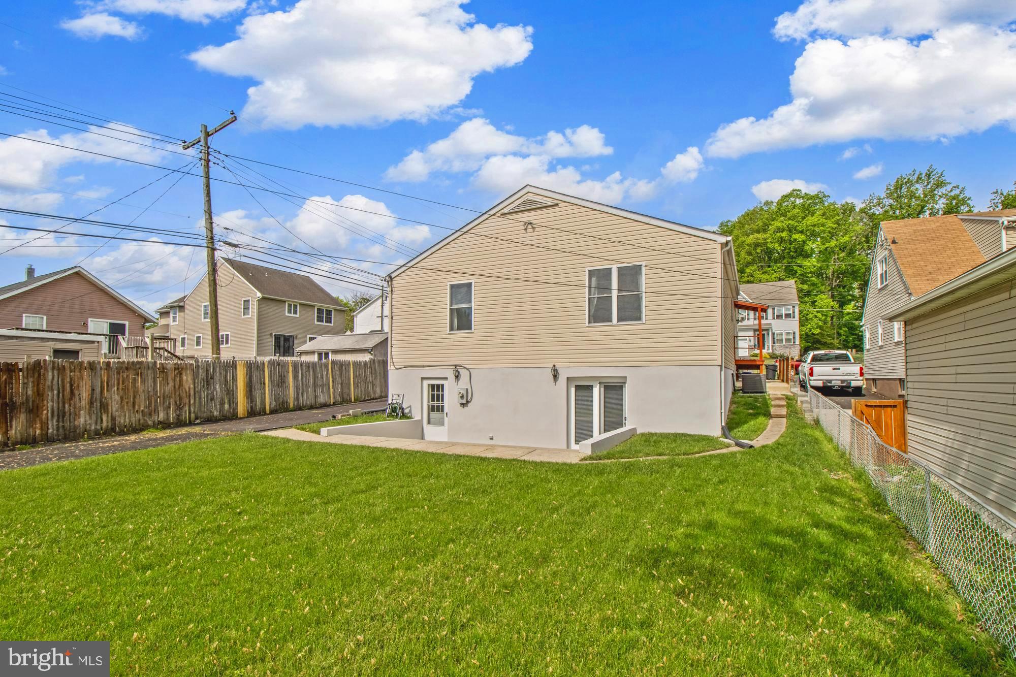 HILLENDALE PARK - Residential