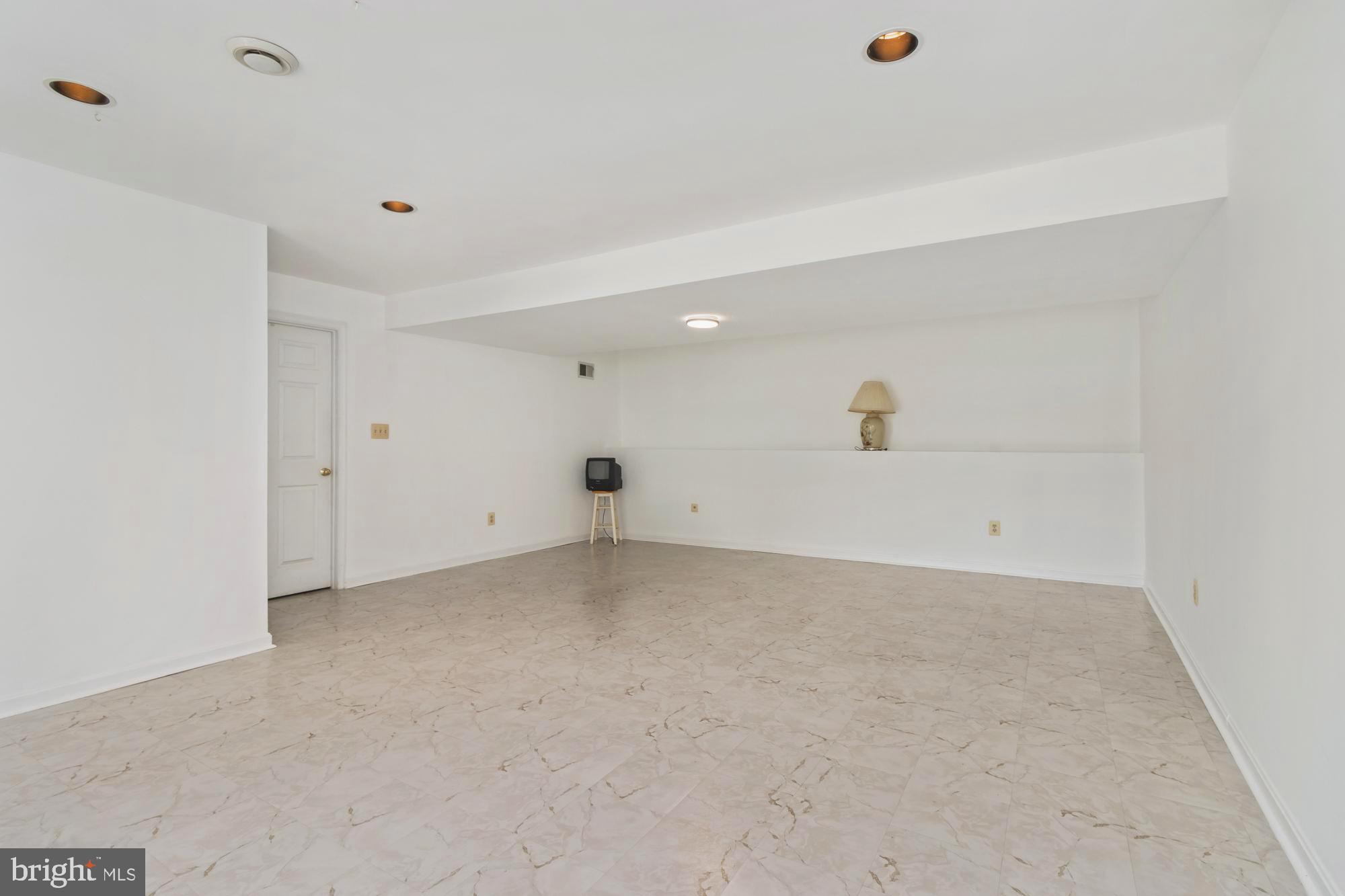 HILLENDALE PARK - Residential
