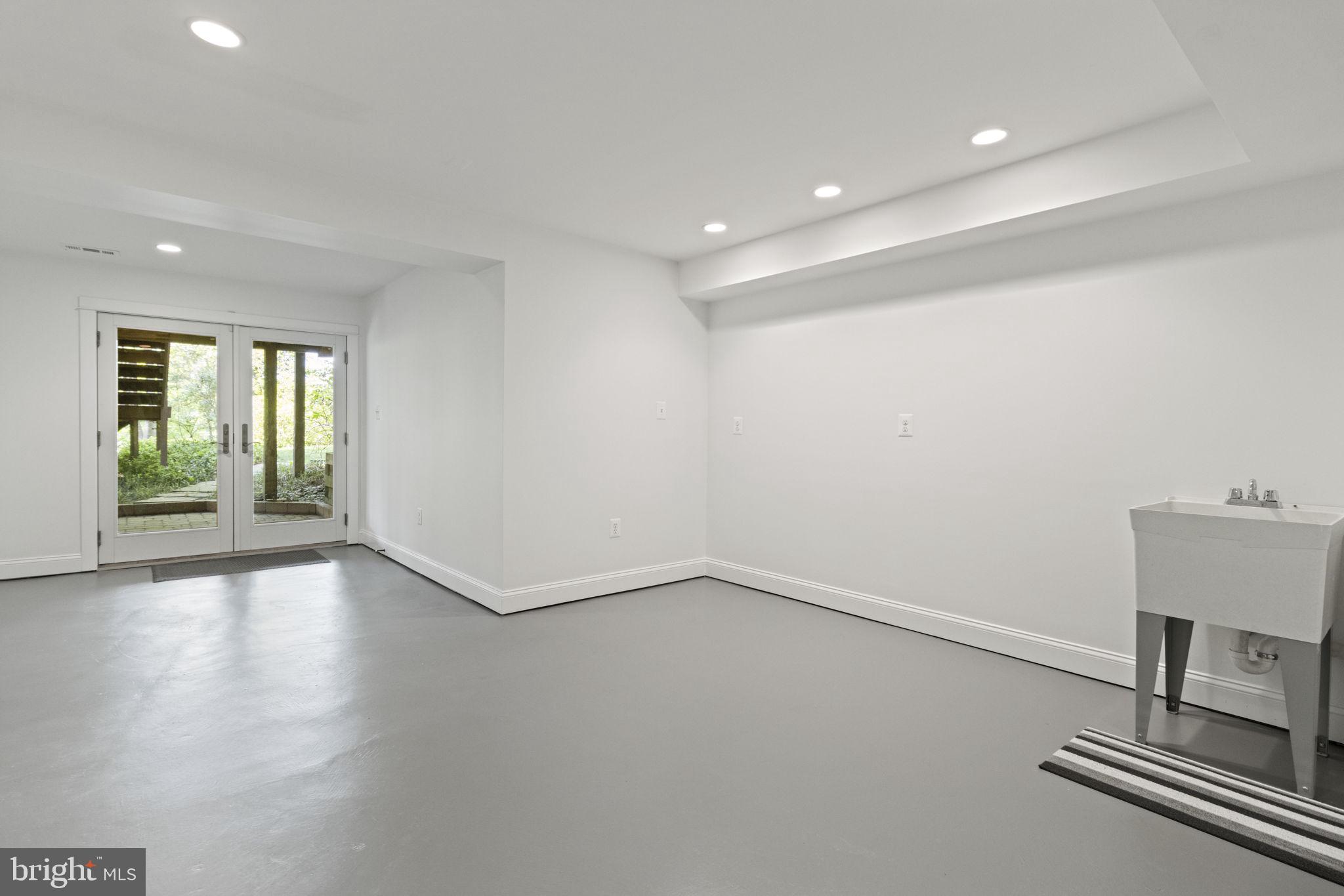 ULMSTEAD COVE - Residential