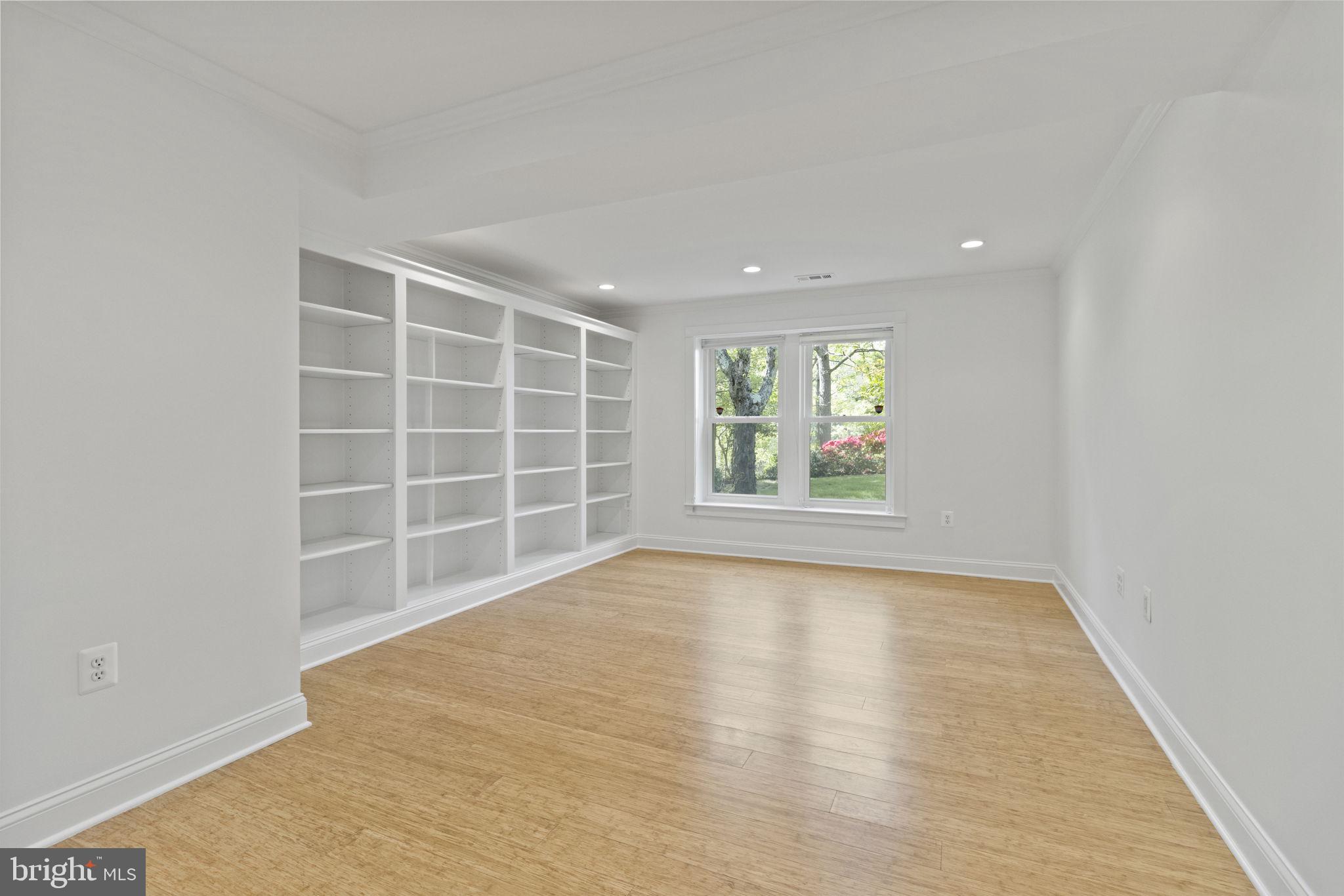 ULMSTEAD COVE - Residential