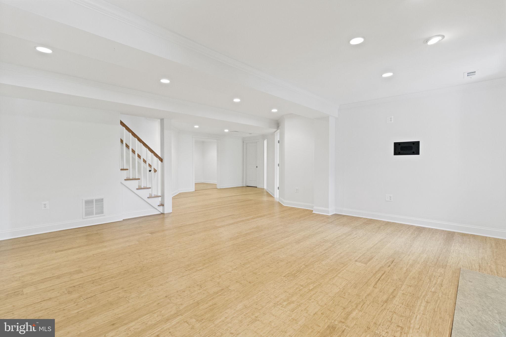 ULMSTEAD COVE - Residential