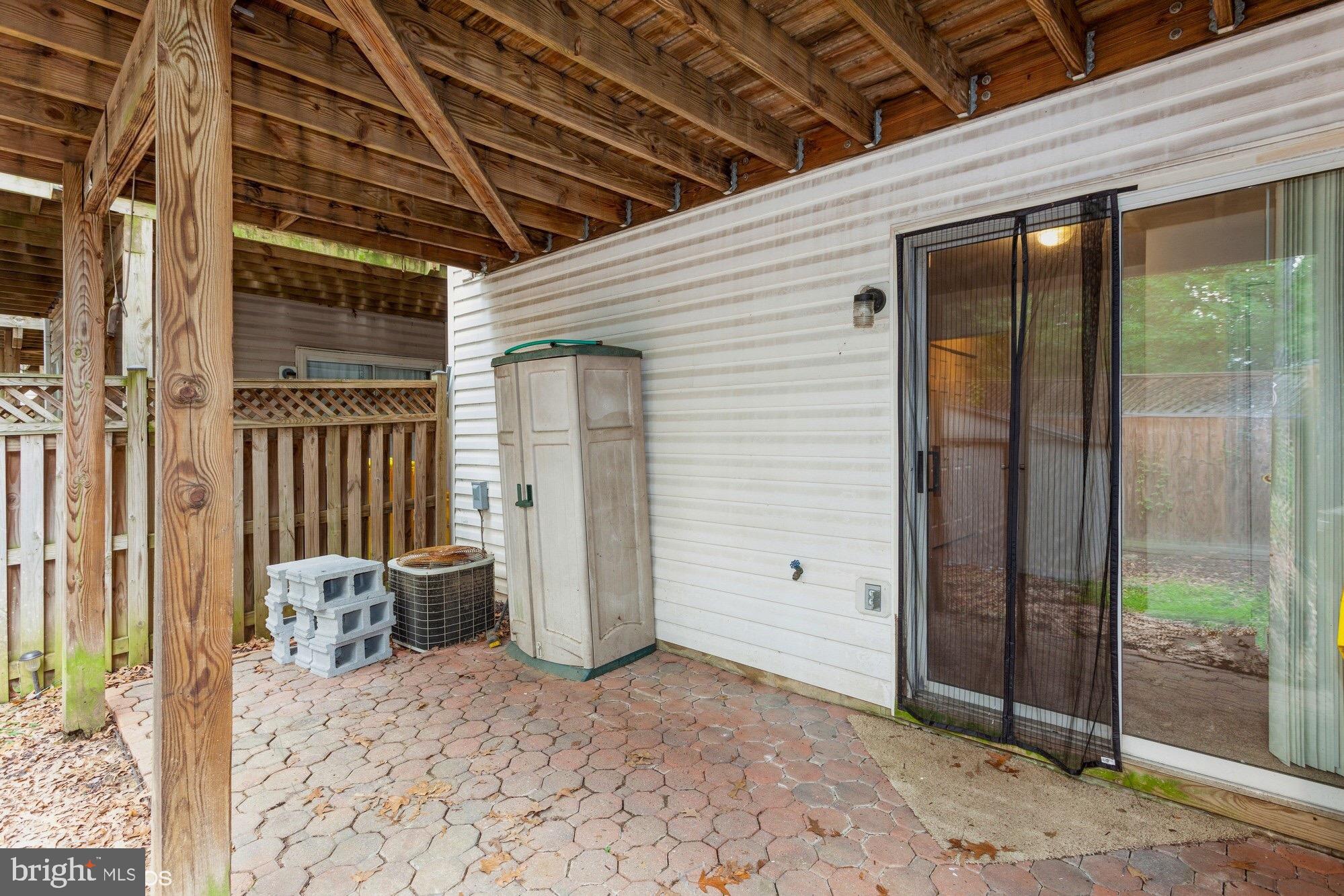 CARRIAGE PINES/LAKE VILL - Residential