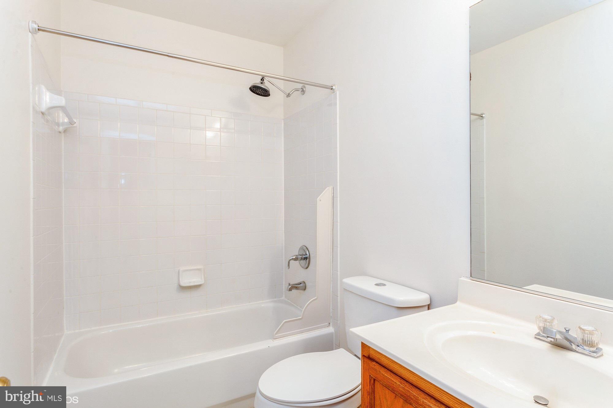 CARRIAGE PINES/LAKE VILL - Residential