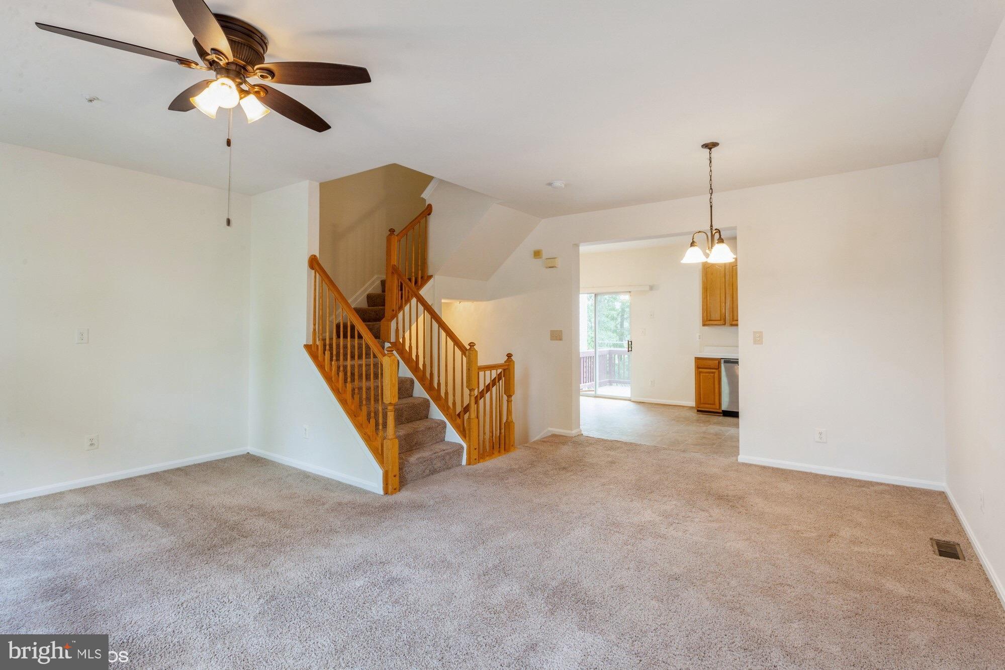 CARRIAGE PINES/LAKE VILL - Residential