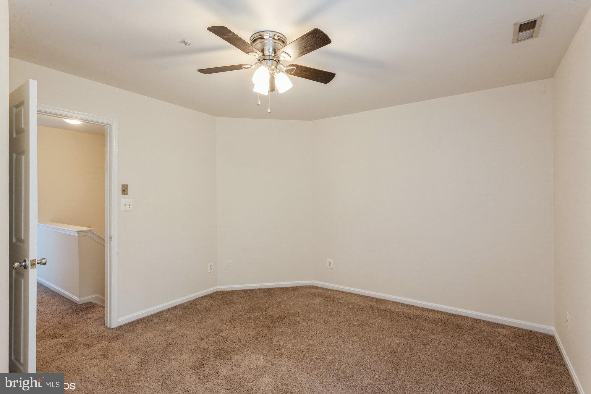 CARRIAGE PINES/LAKE VILL - Residential