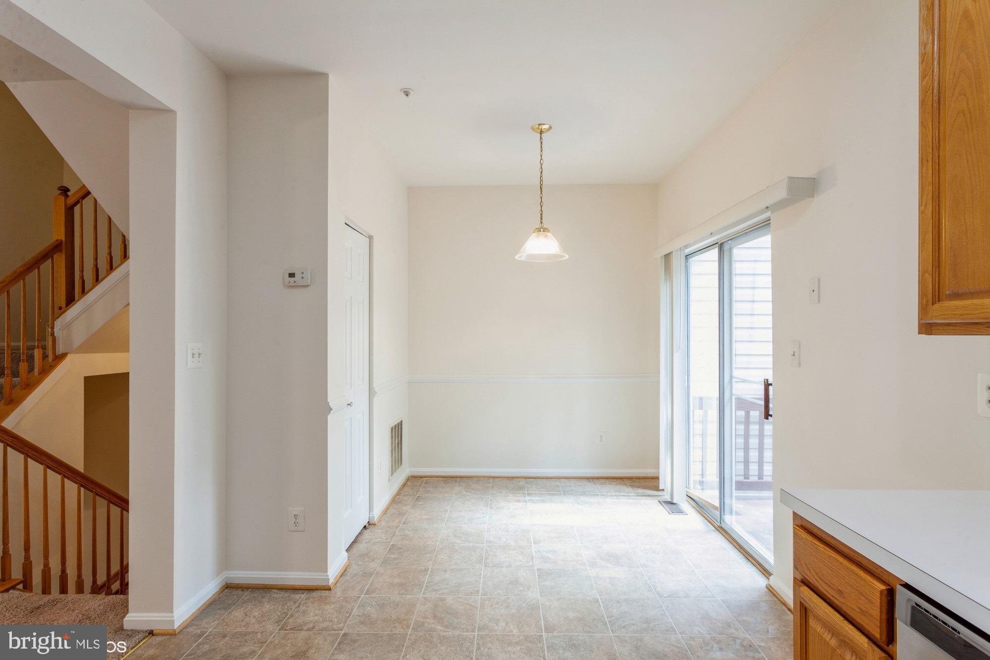 CARRIAGE PINES/LAKE VILL - Residential