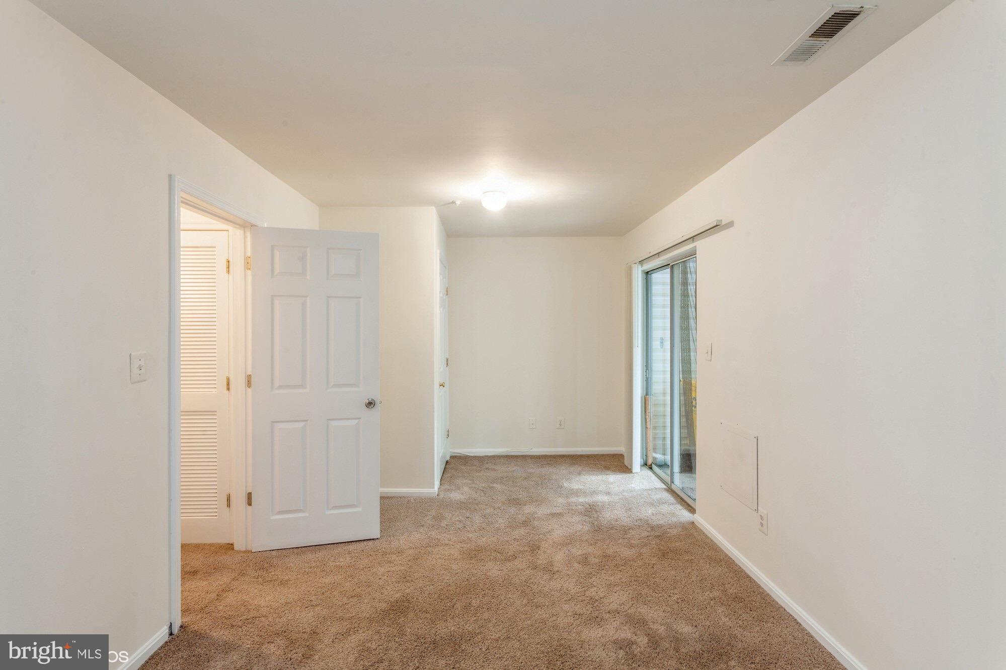 CARRIAGE PINES/LAKE VILL - Residential