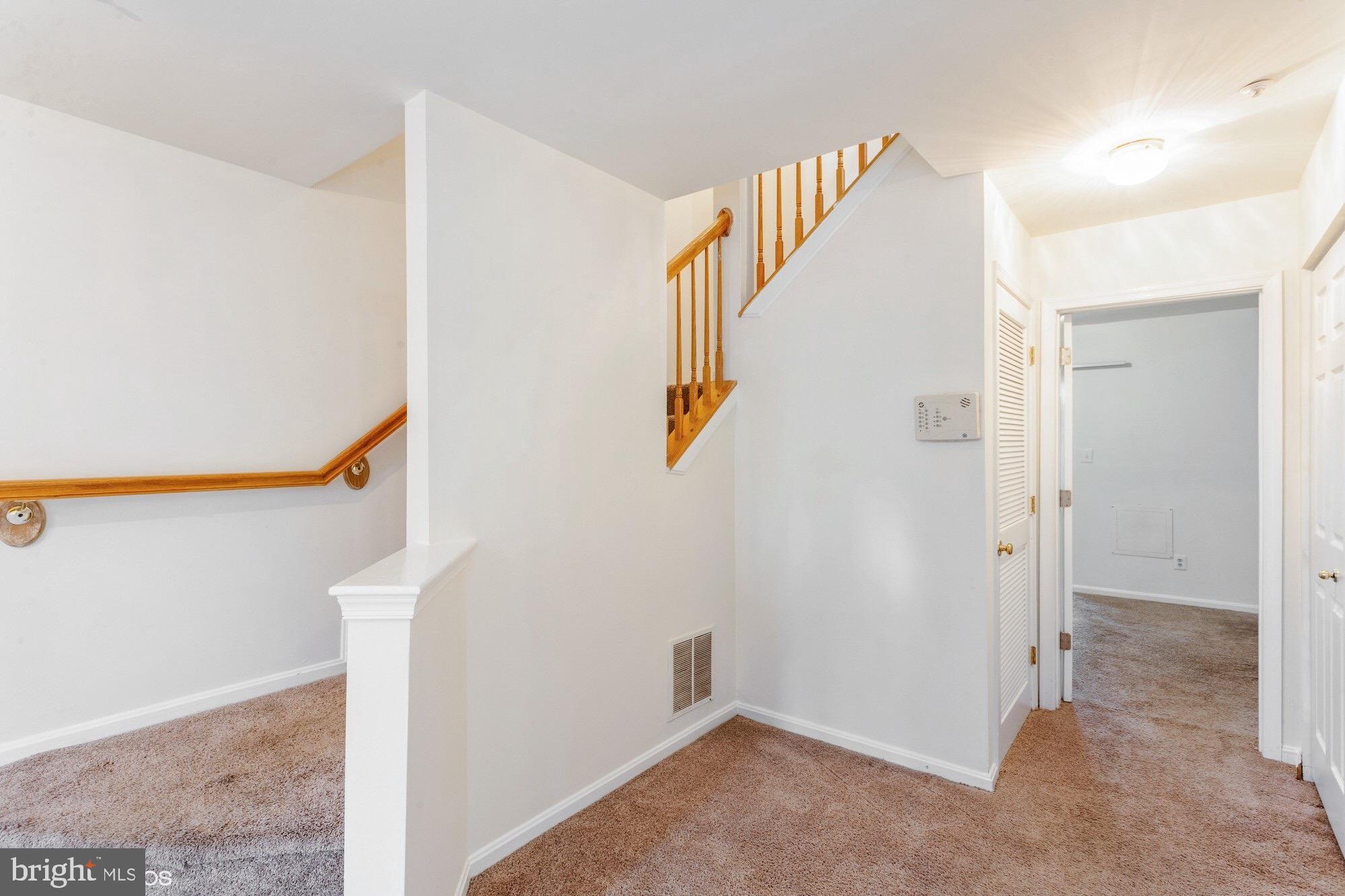 CARRIAGE PINES/LAKE VILL - Residential