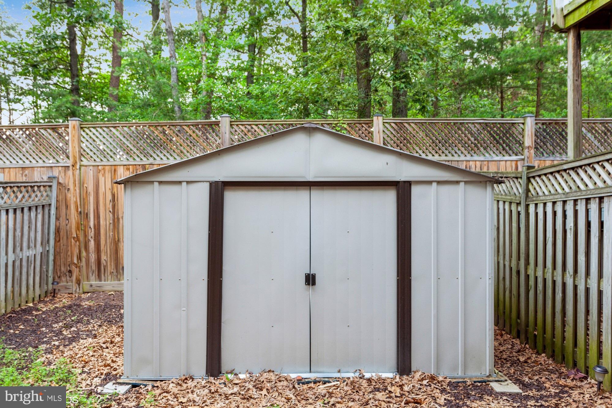 CARRIAGE PINES/LAKE VILL - Residential