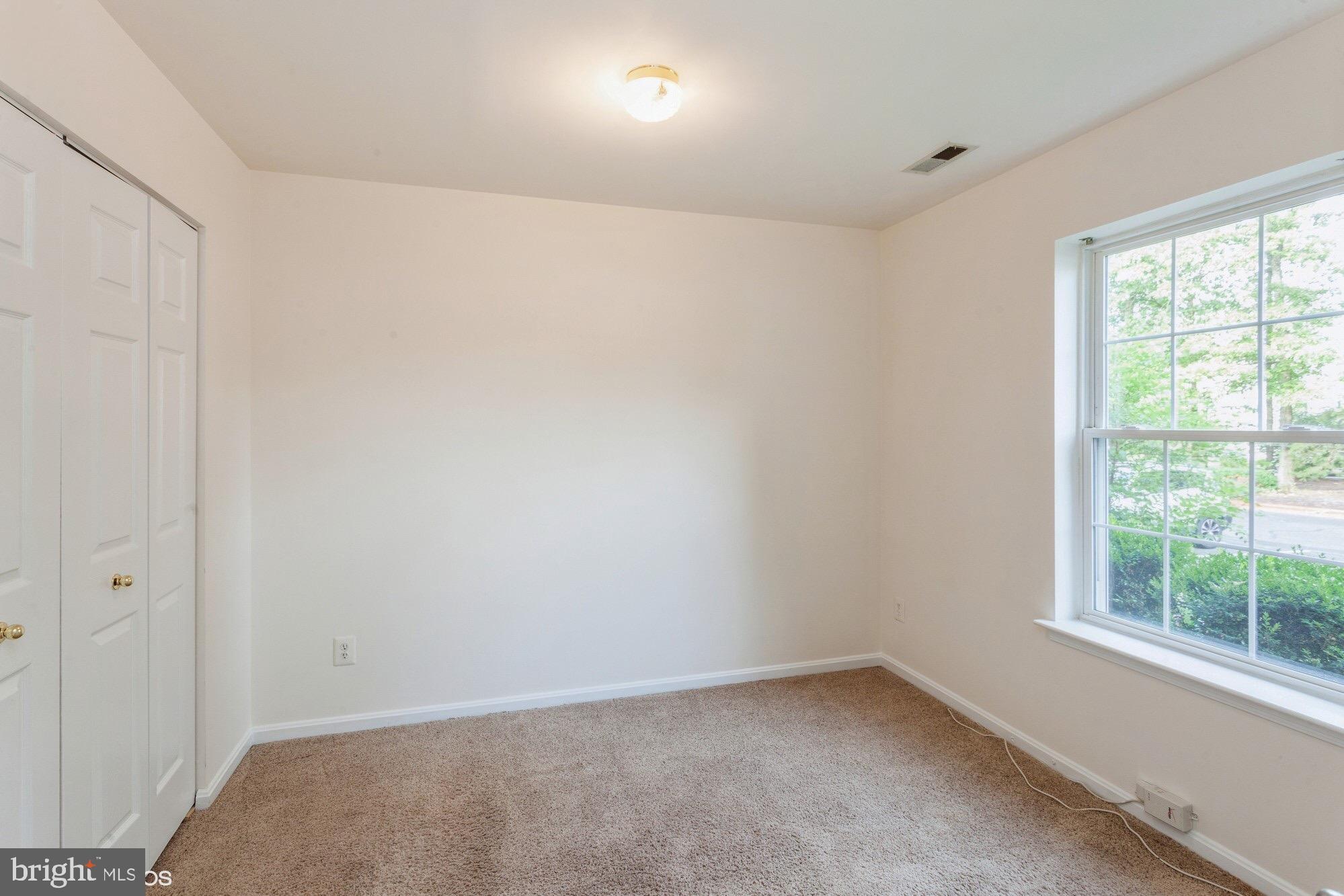 CARRIAGE PINES/LAKE VILL - Residential