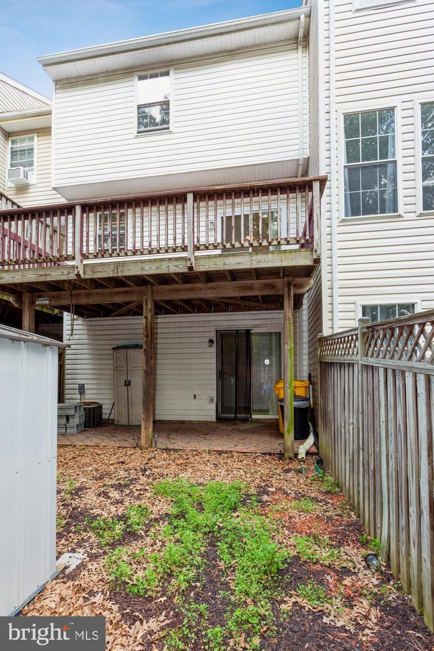 CARRIAGE PINES/LAKE VILL - Residential