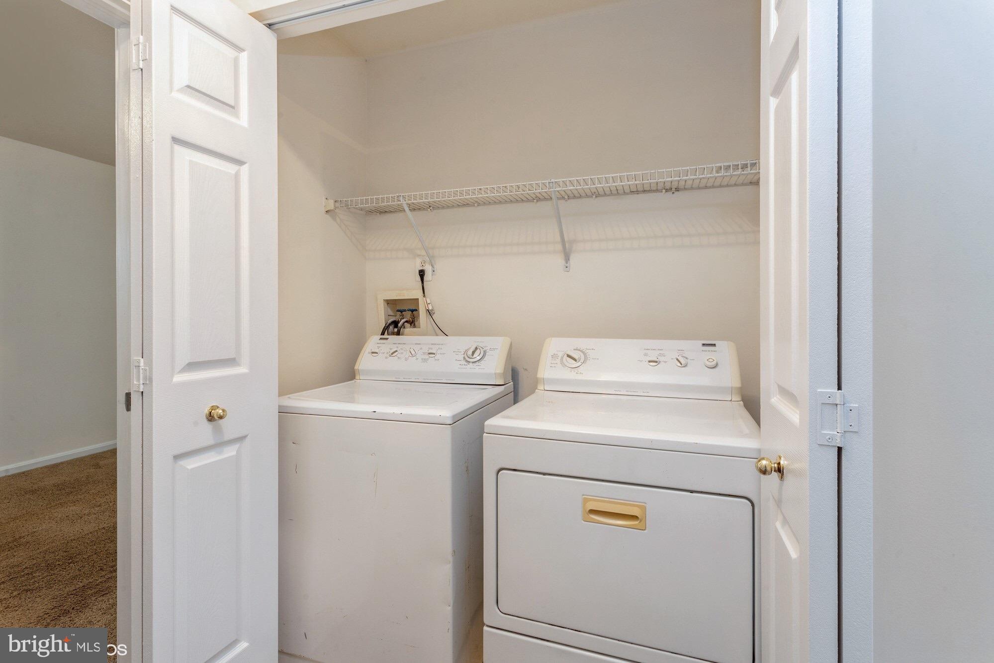 CARRIAGE PINES/LAKE VILL - Residential