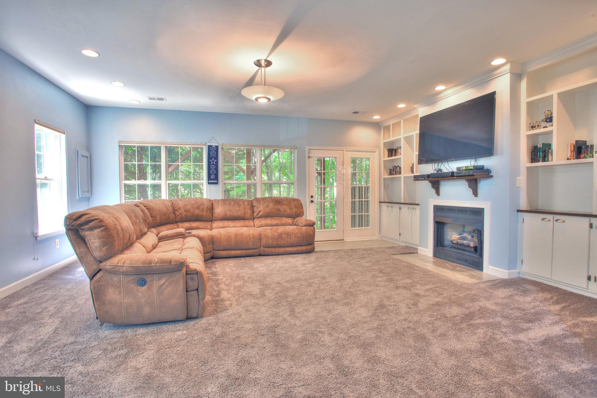 ISLAND CREEK - Residential