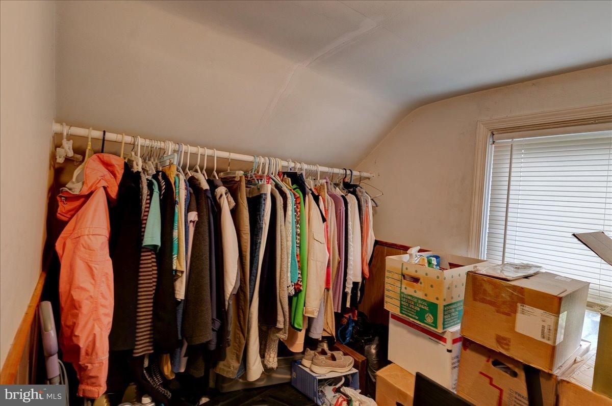 WINDSOR MILL - Residential