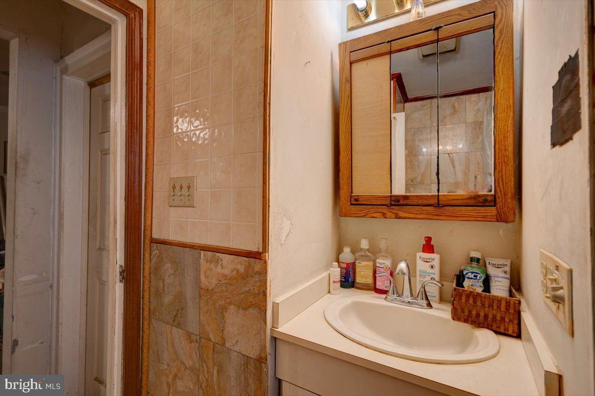 WINDSOR MILL - Residential