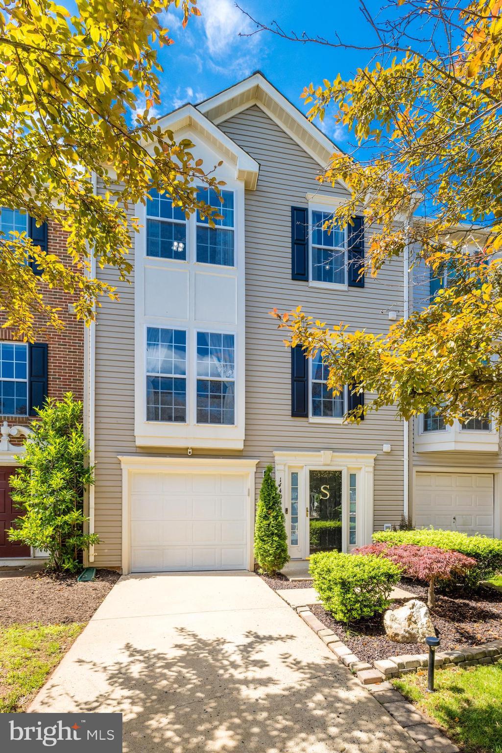 GREENHILL CROSSING - Residential Lease