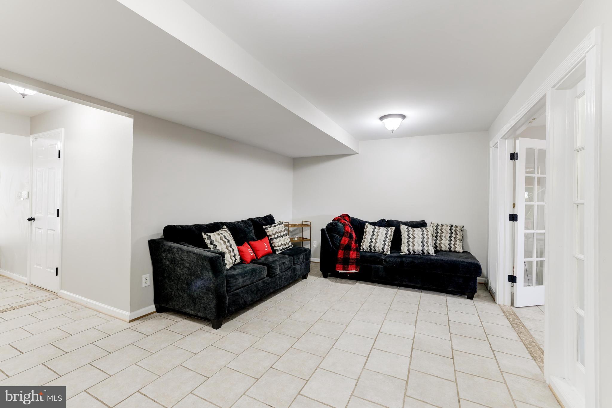 GREENHILL CROSSING - Residential Lease