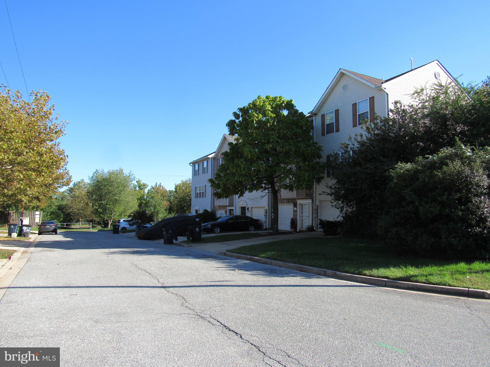 2501 MARKHAM LANE