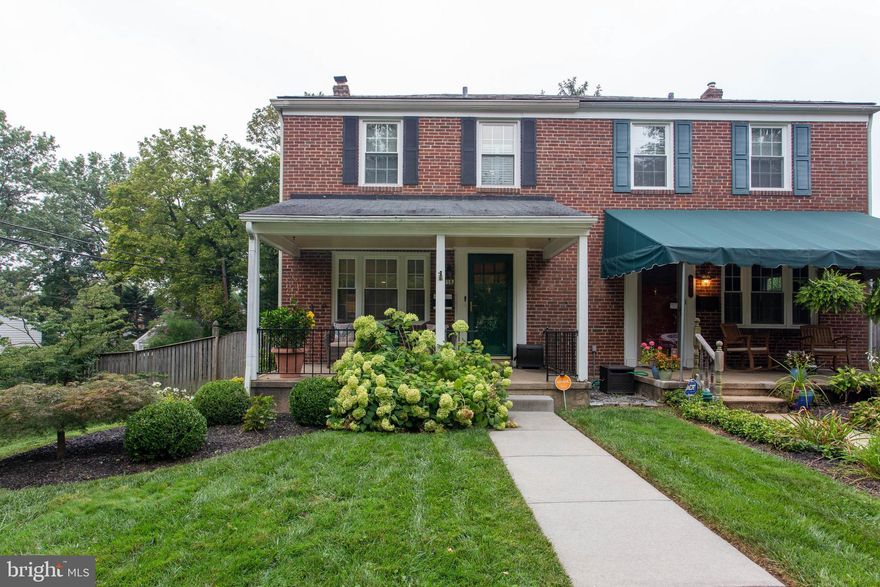 Listed and sold simultaneously.