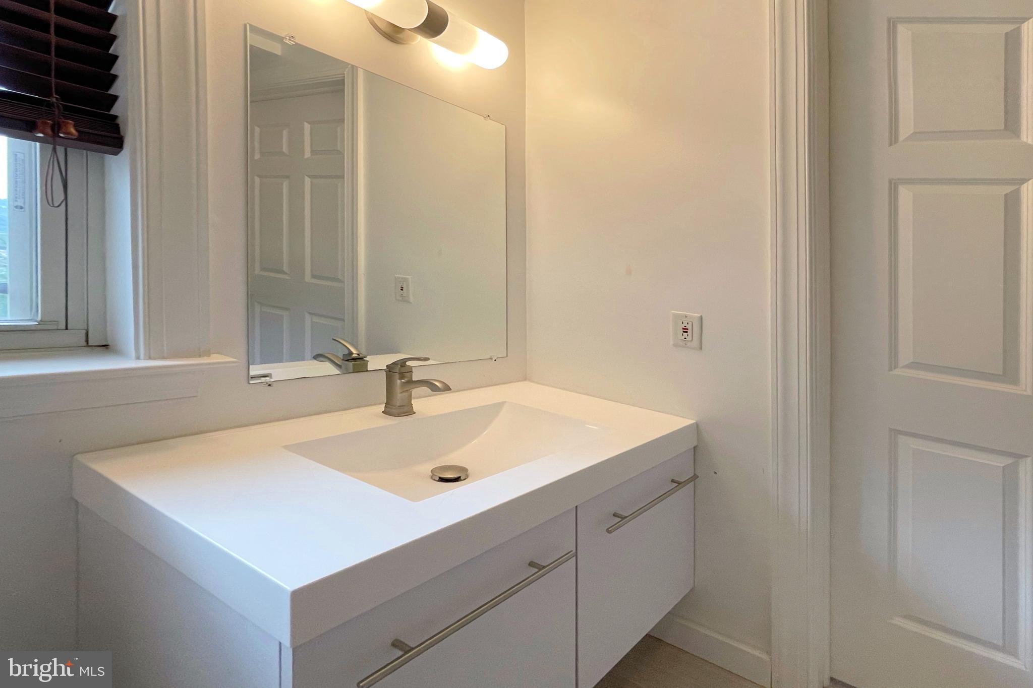 DAKOTA - Residential Lease