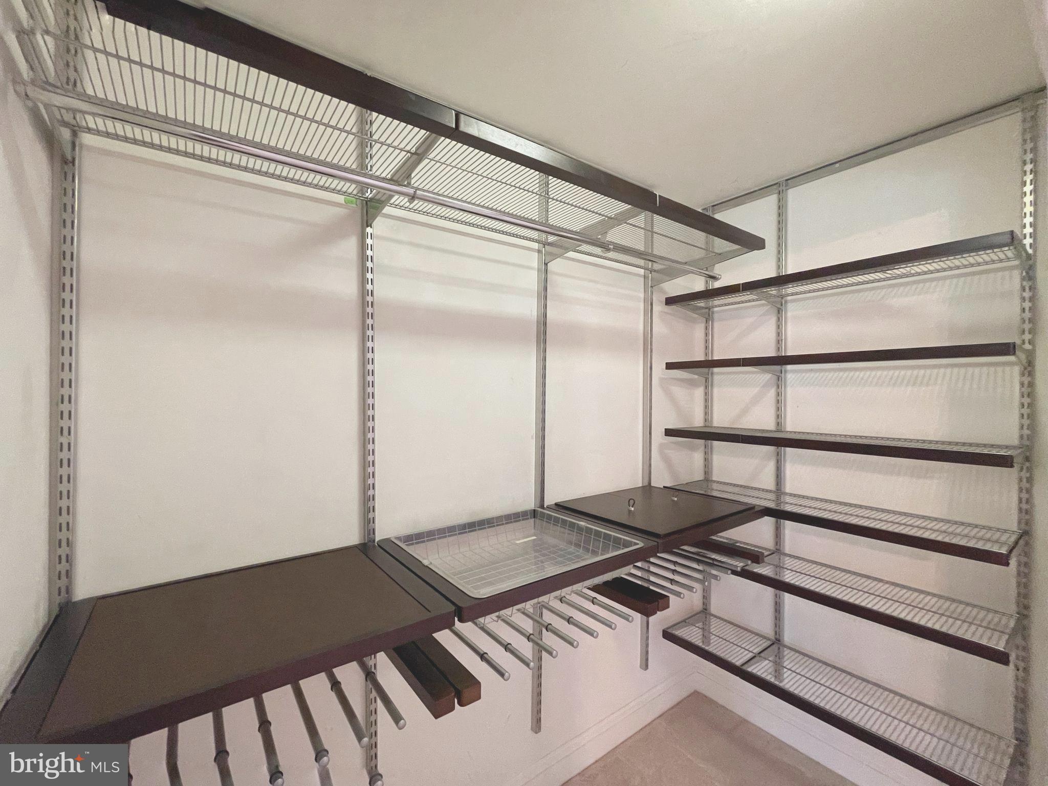 DAKOTA - Residential Lease