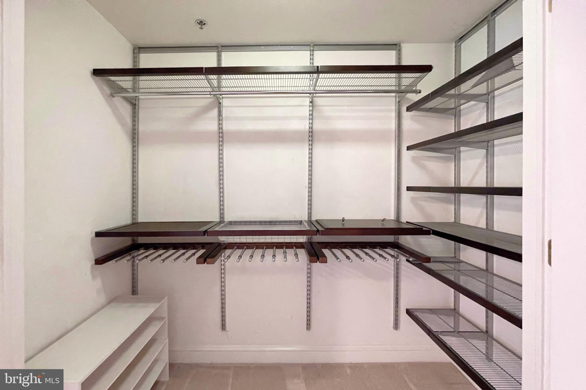 DAKOTA - Residential Lease