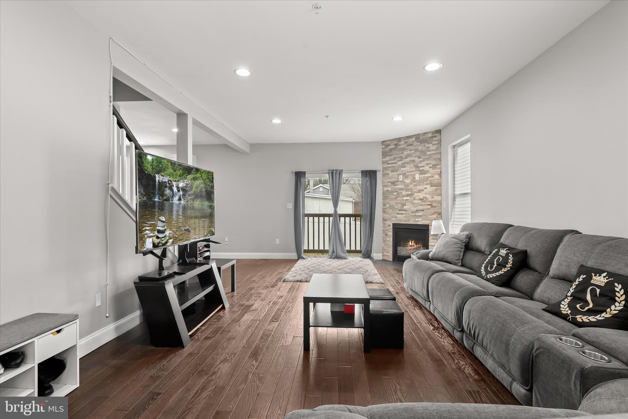 BRIGHTON - Residential