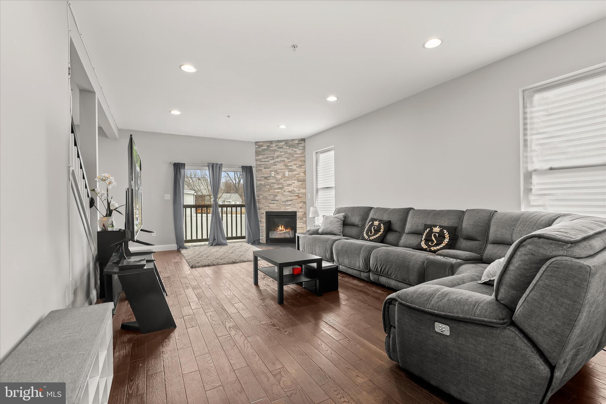 BRIGHTON - Residential