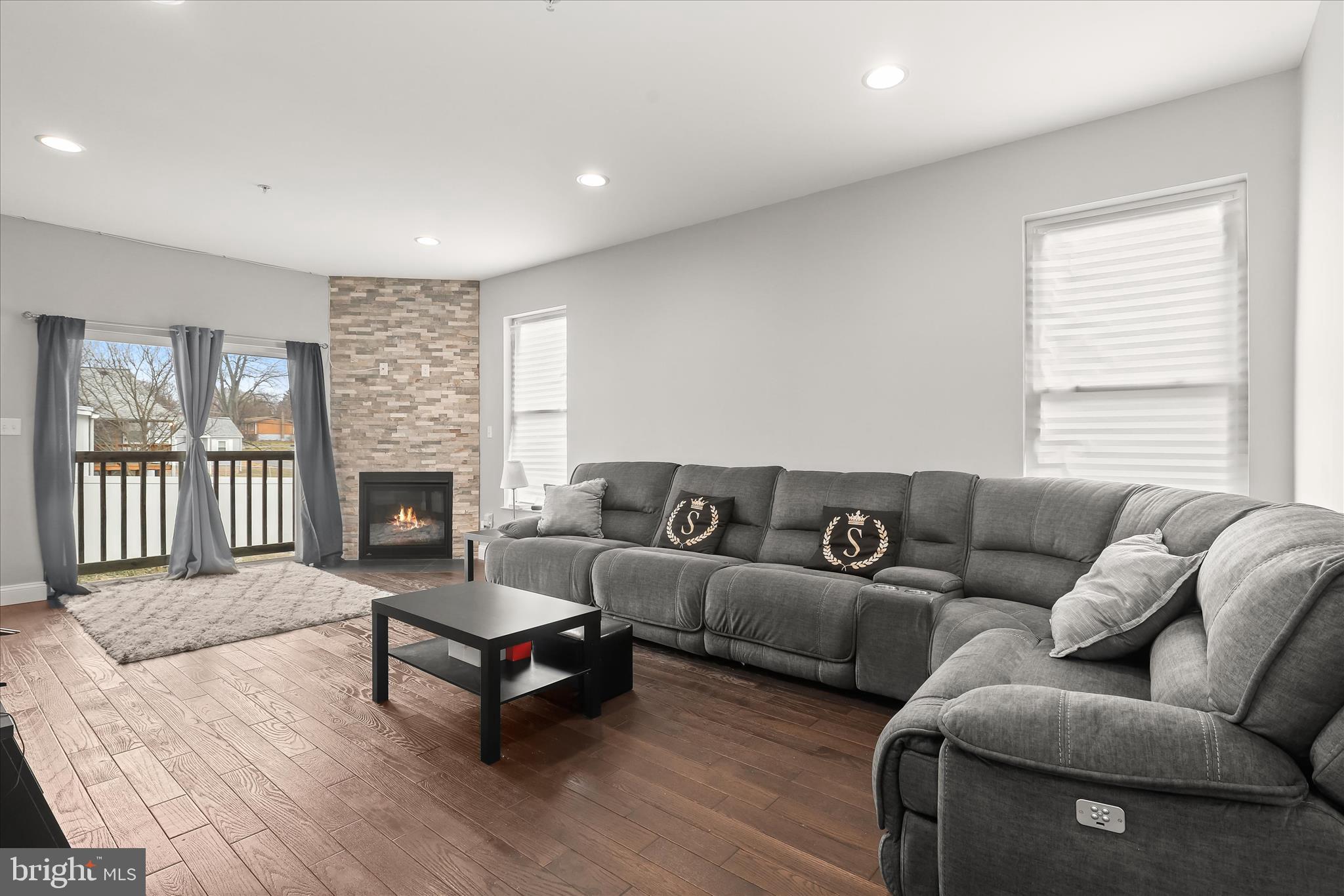 BRIGHTON - Residential