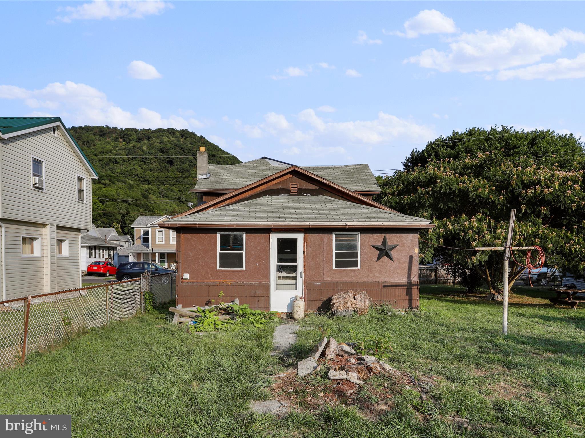 WEST END - Residential