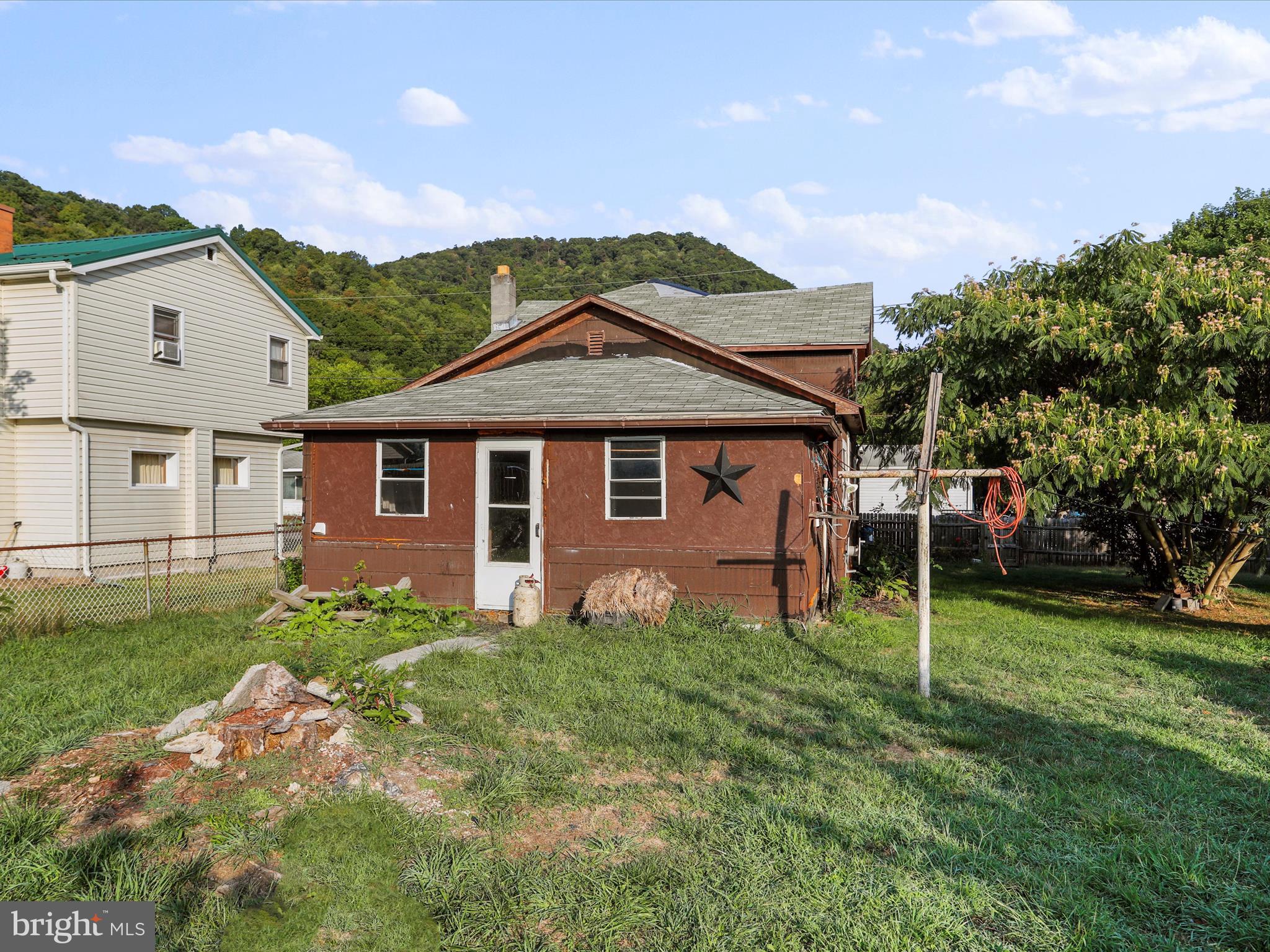 WEST END - Residential